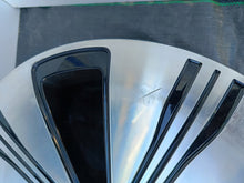 Załaduj zdjęcie do przeglądarki galerii, FELGA ALUMINIOWA MERCEDES BENZ EQA EQB 7.5"x18" 5X112 ET 53.5 A2434010100
