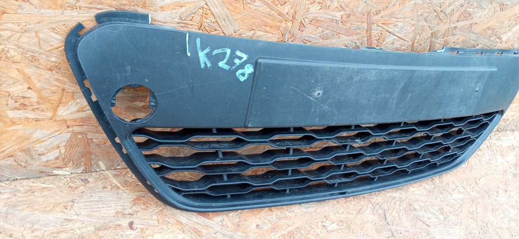 KIA RIO 11- ATRAPA KRATKA ŚRODKOWA GRILL ZDERZAKA PRZÓD 86561-1W200