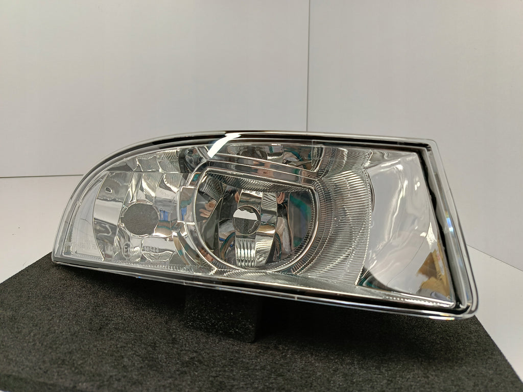 SKODA OCTAVIA II FL 08- HALOGEN LAMPA PRAWY PRZÓD H8/P21W TYC 19-0829-01-2