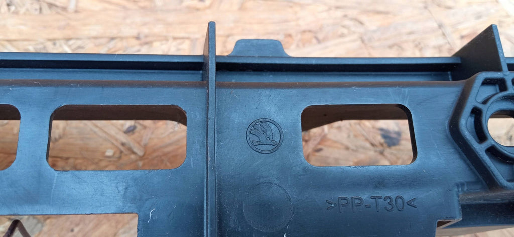 Skoda Octavia Mk2 II KOMBI 04- HALTER HALTERUNG HECKSTOSSSTANGE 1Z9807863