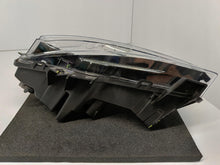 Laden Sie das Bild in den Galerie-Viewer, TESLA MODEL Y MY 20-HALOGEN TAGFAHRLICHT RECHTS NEBELSCHEINWERFER LED 1507933-00-C