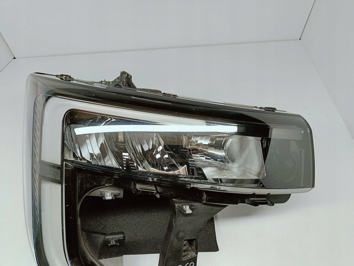 Renault Master IV 24- Front Right Light Front LED EU 260106174R — photo 6 of 16