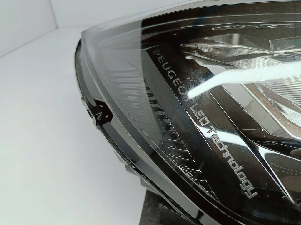 Peugeot 208 II 2 19- LAMPA PRAWA PRZÓD PRZEDNIA FULL LED EU 9855524880