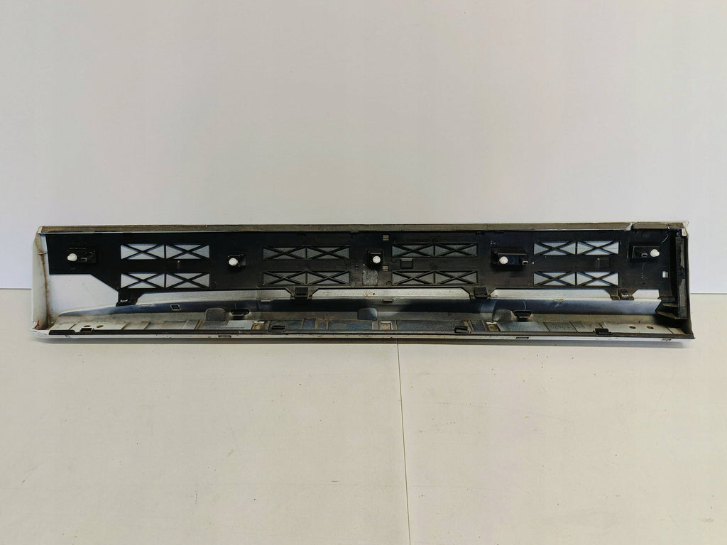 Seat Ateca 16- LISTWA DRZWI PRAWY PRZÓD PRAWA PRZEDNIA 575854940E