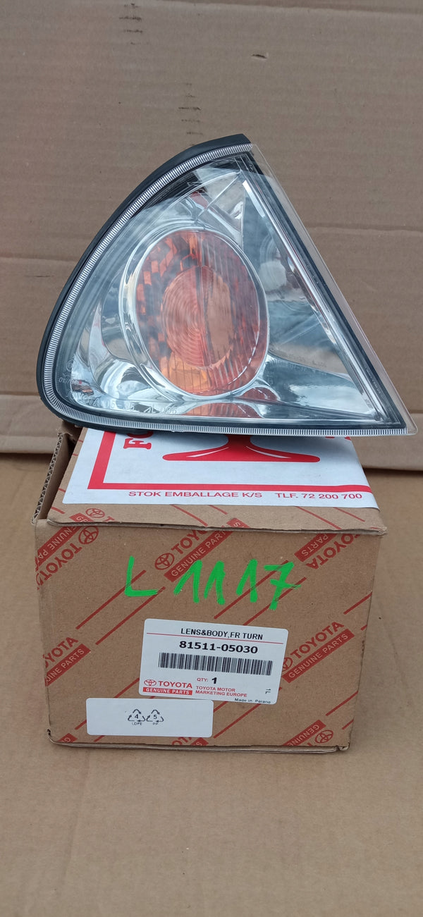 TOYOTA AVENSIS I T22 00- KIERUNKOWSKAZ PRAWY NOWY ORYGINAŁ 81510-05030
