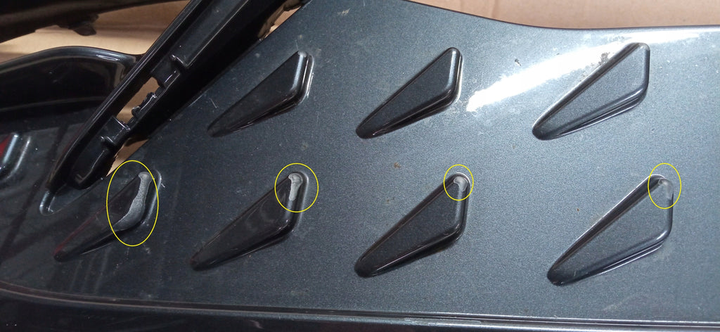 SEAT CUPRA BORN 21- ATRAPA GRILL KRATKA ŚRODKOWA ZDERZAKA PRZÓD 10E805903C
