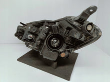 Laden Sie das Bild in den Galerie-Viewer, TOYOTA YARIS III LIFT 17- SCHEINWERFER RECHTS VORNE LINSE+LED EU KOITO OD-197