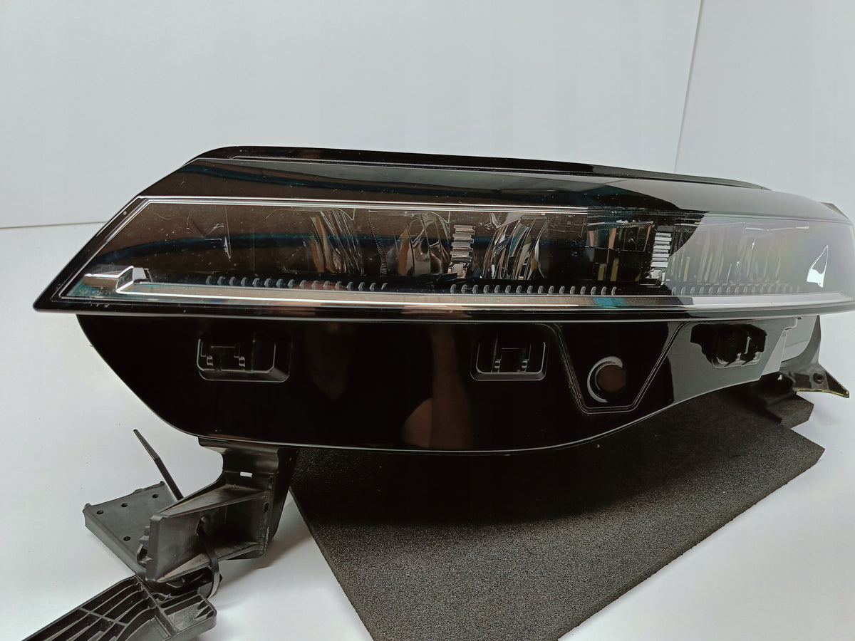 Renault Megane V 5 E-Tech 21- Vorne Links Leuchte Full LED EU 260606256R — Foto 6 von 16