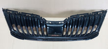 Laden Sie das Bild in den Galerie-Viewer, SKODA OCTAVIA III LIFT 16- KÜHLERGRILL STOßSTANGENGITTER VORNE 5E0853653C