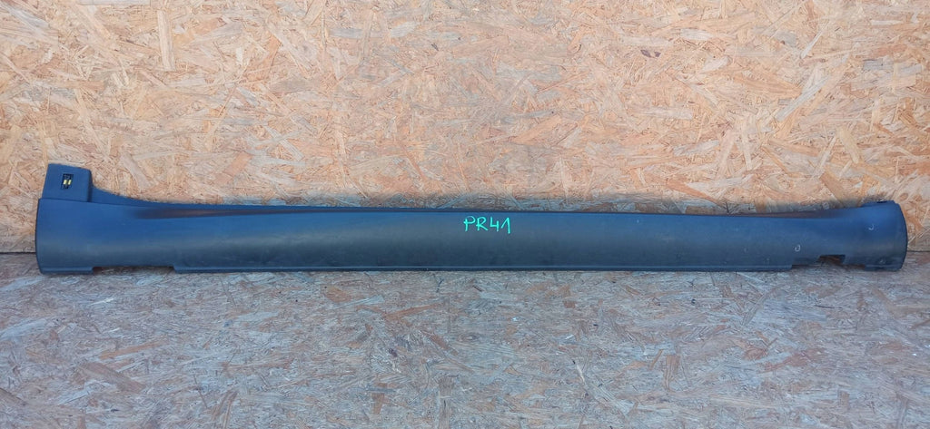 Citroen C4 Cactus 14- PRÓG LISTWA NAKŁADKA PROGOWA PRAWA 9801521780
