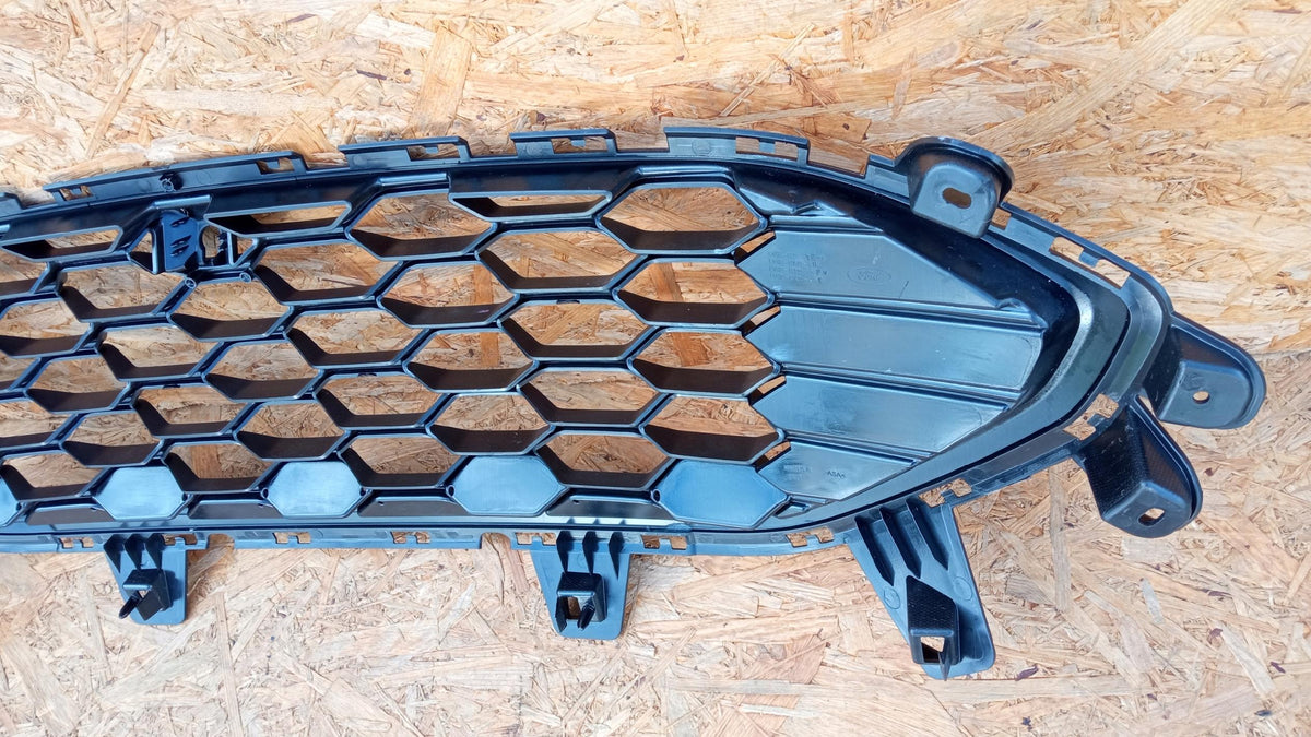 Ford Kuga MK3 ST-Line Kühlergrill Grill Gitter Mittlere — Foto 6 von 9