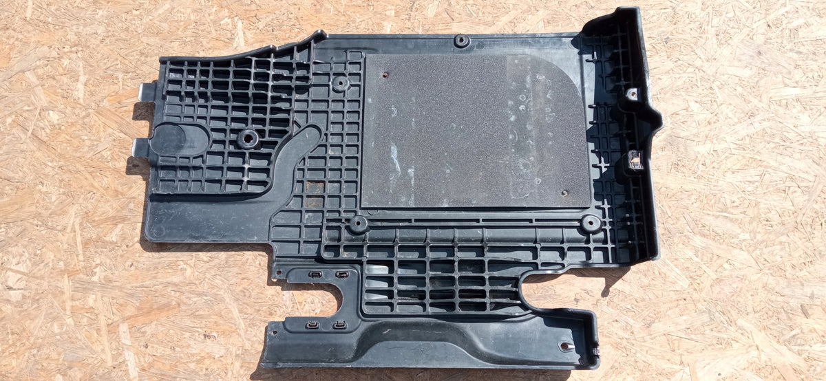 Passat B8 Superb III 15- Plate Protective Left Cover Podwozia 3Q0825101E — photo 8 of 10