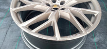 Załaduj zdjęcie do przeglądarki galerii, FELGA ALUMINIOWA AUDI OE RS Q4 SQ4 E-TRON 9.0"x21" 5X112 ET42 89A601025Q