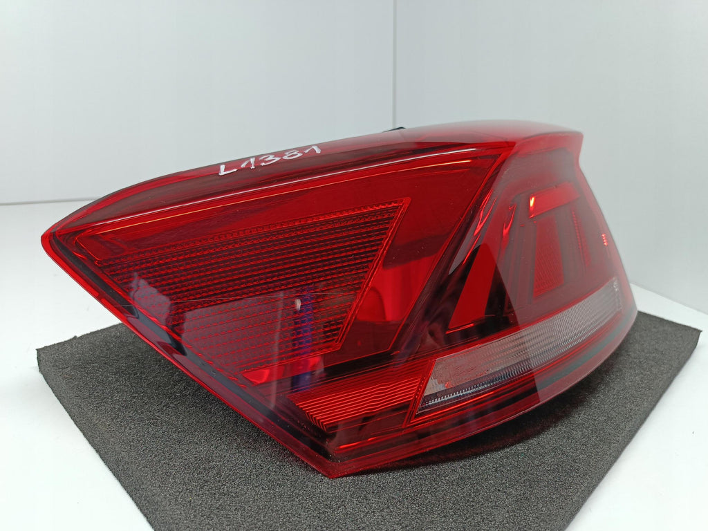 VOLKSWAGEN T-ROC 17- RÜCKLEUCHTE LINKS HINTEN LED 2GA945095A