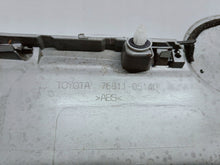 Laden Sie das Bild in den Galerie-Viewer, Toyota Avensis T27 LIFT 15- ZIERLEISTE HECKKLAPPE HINTEN 76811-05140