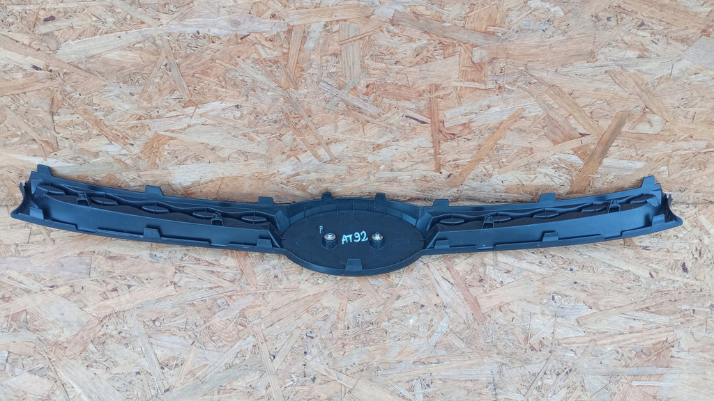 HYUDAI I10 13- ATRAPA KRATKA ŚRODKOWA GRILL