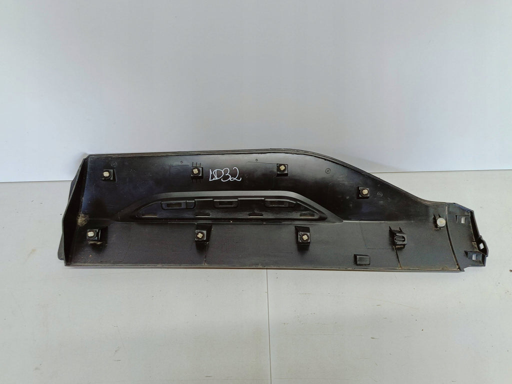 Toyota Yaris Cross 20- TÜRLEISTE HINTEN RECHTS 75077-0D020