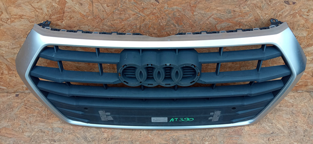 AUDI Q5 II 16- ATRAPA KRATKA ŚRODKOWA GRILL ZDERZAKA PRZÓD 2XPDC 80A853651