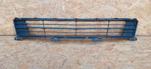 Laden Sie das Bild in den Galerie-Viewer, MAZDA 6 II GH 08- KÜHLERGRILL STOßSTANGE MITTE GS1D-501T1
