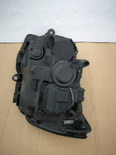 Laden Sie das Bild in den Galerie-Viewer, VOLKSWAGEN TRANSPORTER T6 15- SCHEINWERFER RECHTS VORNE 7E1941006C