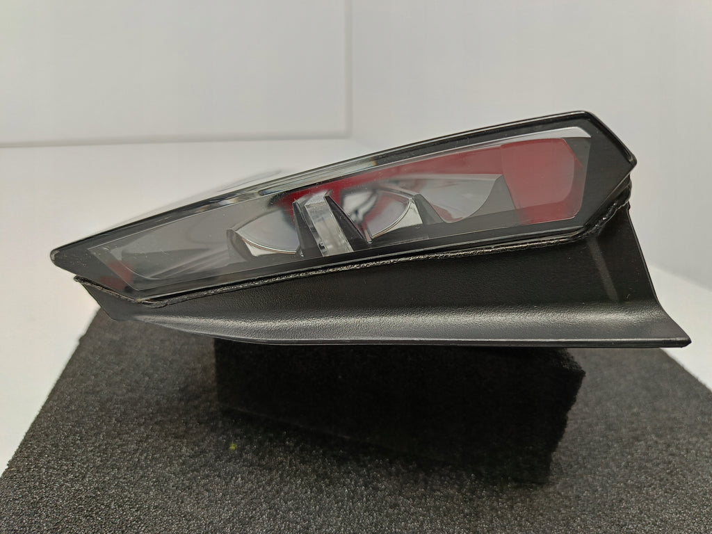 TESLA 3 III LIFT Y MY 20- LAMPA KLAPY BAGAŻNIKA PRAWY TYŁ LED 1502089-00-B