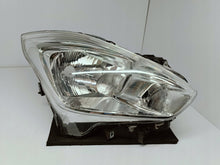 Laden Sie das Bild in den Galerie-Viewer, Suzuki Swift MK8 17- LAMPA PRAWA PRZÓD PRZEDNIA ZWYKŁA STANLEY W2962