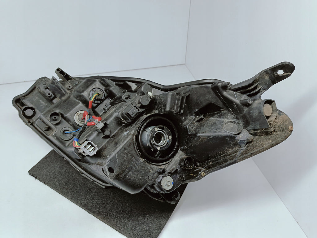 TOYOTA YARIS III LIFT 14- LAMPA PRAWA PRZÓD PRZEDNIA KOITO OD-160