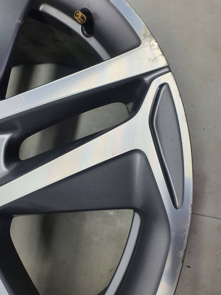 Peugeot 308 II T9 FELGA ALUMINIOWA 18 CALI 8X18 ET48 5X108 9677989877