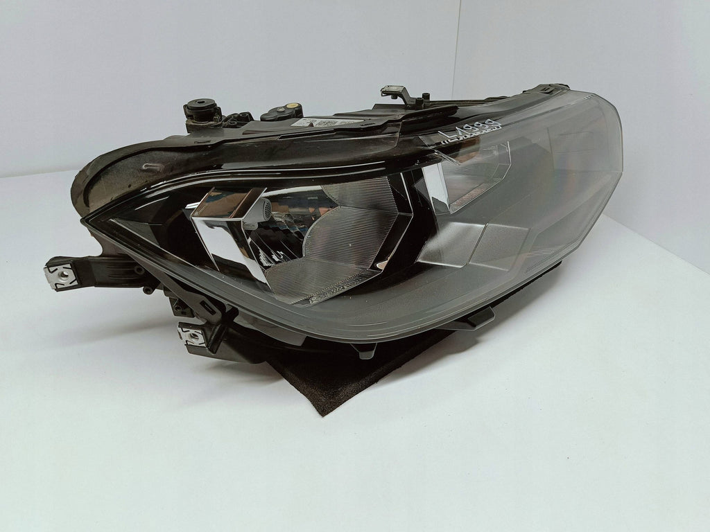 VOLKSWAGEN T-CROSS 2GM 18- LAMPA PRAWA PRZÓD PRZEDNIA ZWYKŁA H7 2GM941006A