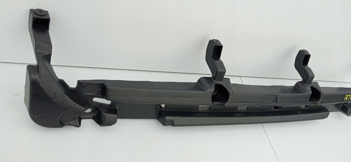Renault Captur I 17- Guide Bracket Center Rear Bumper P2-RCT2W-2 — photo 3 of 9