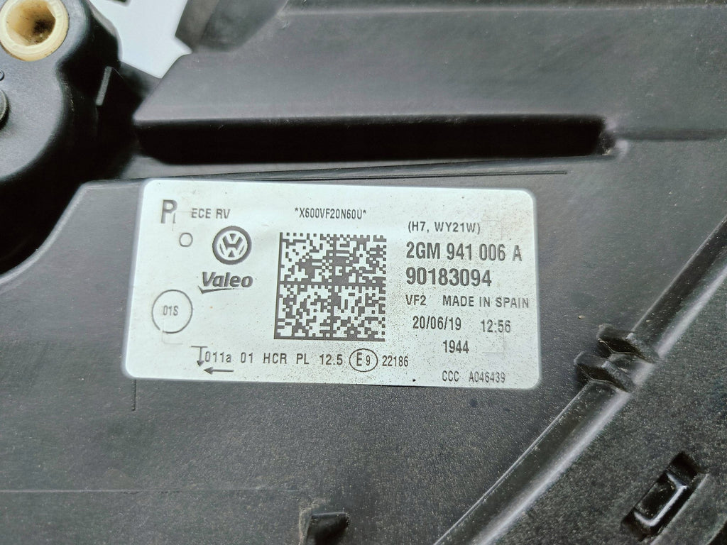 VOLKSWAGEN T-CROSS 2GM 18- LAMPA PRAWA PRZÓD PRZEDNIA ZWYKŁA H7 2GM941006A