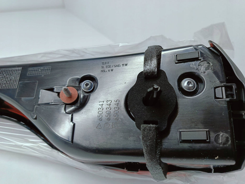 Heckleuchte in der Heckklappe Mercedes-Benz EQC A2939061801