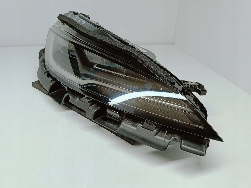 TESLA MODEL 3 LIFT HIGHLAND 24- LAMPA PRAWA PRZÓD FULL LED EU 1760889-00-E