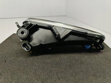 Laden Sie das Bild in den Galerie-Viewer, FOCUS FIESTA MONDEO- NEBELSCHEINWERFER RECHTS VORNE NEU F1EB-15A254-AB
