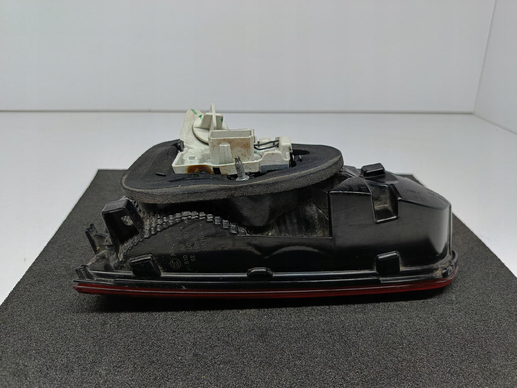 VW TOURAN II 5TA 15- LAMPA KLAPY BAGAŻNIKA LEWY TYŁ 5TA945093D