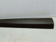 Załaduj zdjęcie do przeglądarki galerii, Citroen DS3 CROSSBACK 18- LISTWA NAKŁADKA DRZWI PRAWA PRZÓD 9820807280