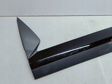 Load image into Gallery viewer, Hyundai Kona MK2 II SX2e 23- LISTWA NAKŁADKA DRZWI LEWA PRZÓD 87725-HF010