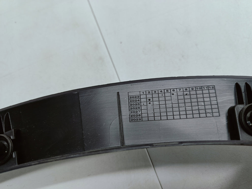 TESLA MODEL Y MY 20- RADLAUFVERKLEIDUNG LEISTE VORNE LINKS 1658695-00-A