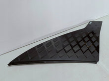 Load image into Gallery viewer, Cupra Born 10E 21- LISTWA NAKŁADKA BŁOTNIKA LEWY TYŁ 10E853377