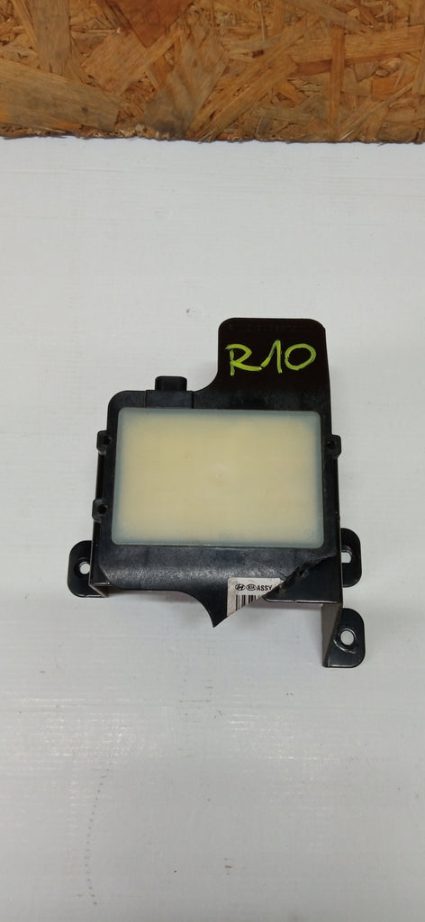 RADAR CZUJNIK MARTWEGO POLA TUCSON III 15- PRAWY TYŁ 95821-D7000
