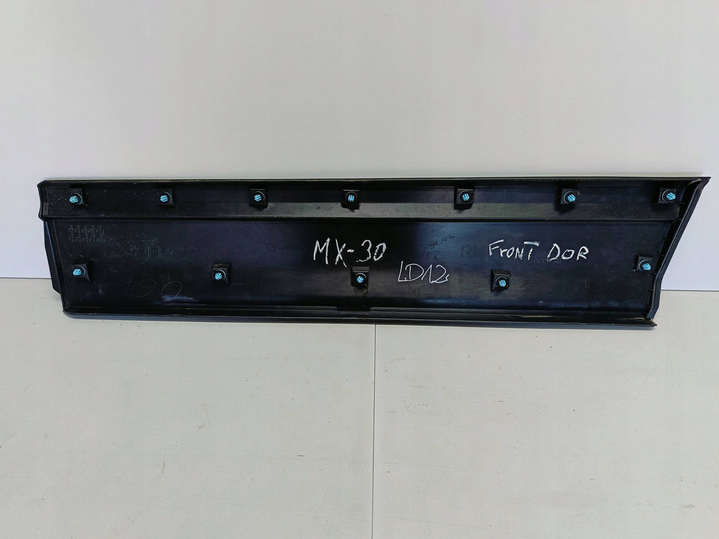 Mazda MX-30 20- LISTWA DRZWI PRAWY PRZÓD PRAWA PRZEDNIA DN4E-51RA1