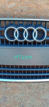 Załaduj zdjęcie do przeglądarki galerii, AUDI Q7 4L 06- ATRAPA KRATKA ŚRODKOWA GRILL ZDERZAKA PRZÓD 4L0853651