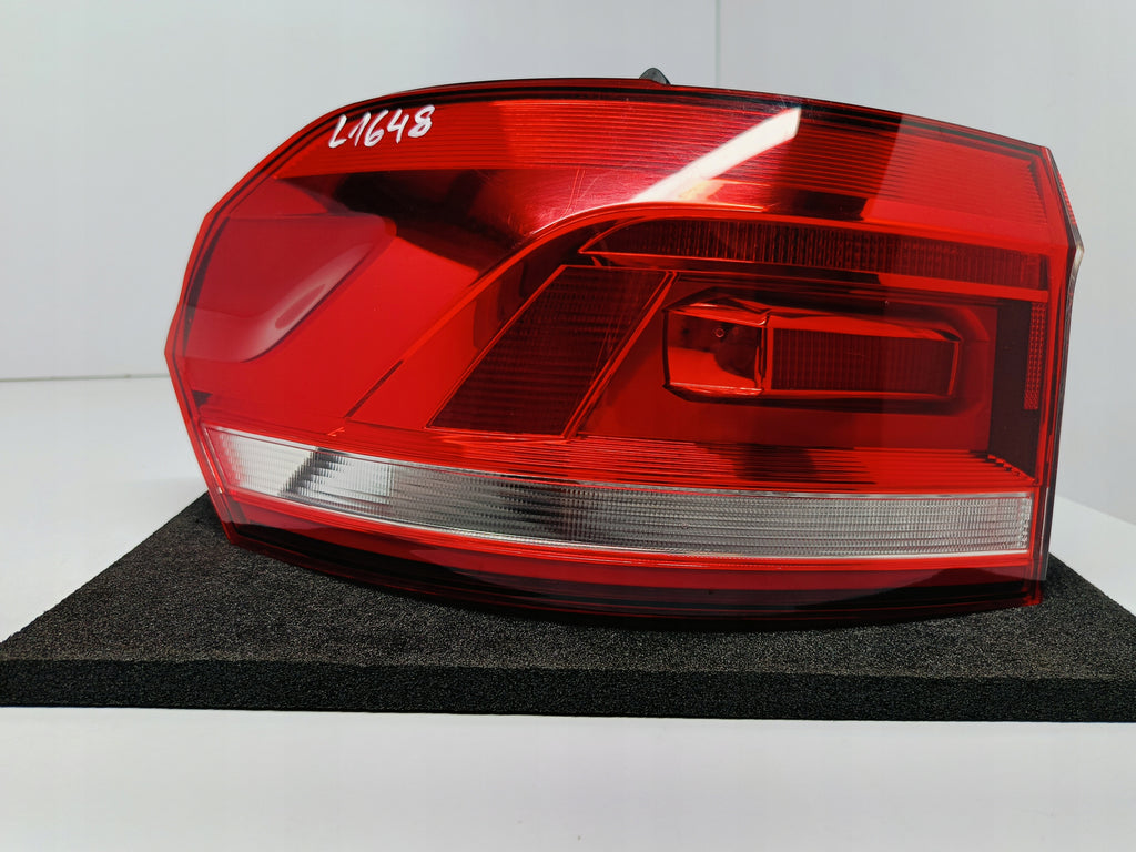 VOLKSWAGEN TOURAN 5TA 15- LAMPA LEWY TYŁ LEWA TYLNA 5TA945095A