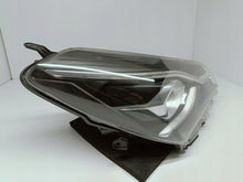 Laden Sie das Bild in den Galerie-Viewer, TOYOTA YARIS III LIFT 17- SCHEINWERFER RECHTS LINSE+LED EUKOITO OD-197