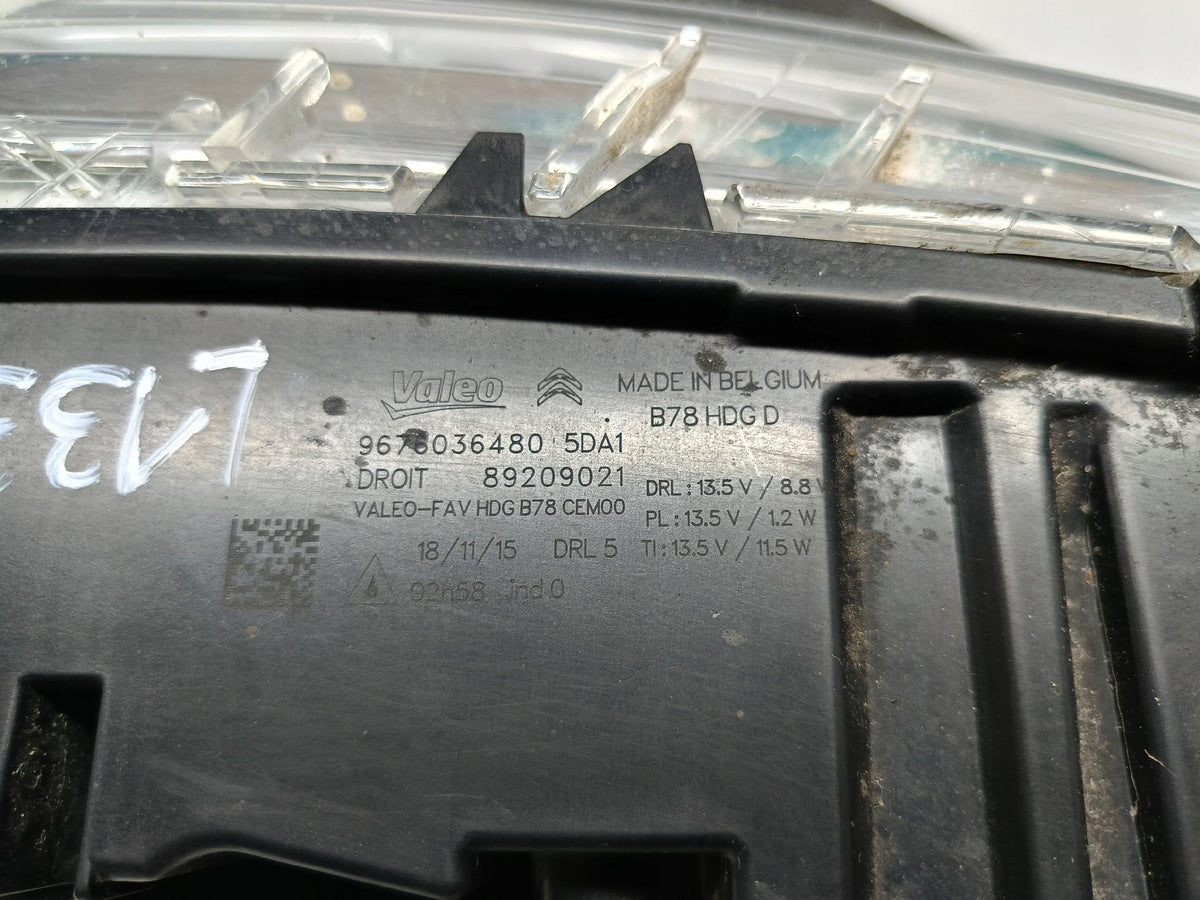 Citroen C4 Picasso II 13- Lampa Światło DRL Prawy Przód LED 9676036480 — zdjęcie 12 z 12
