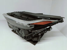 Laden Sie das Bild in den Galerie-Viewer, Toyota bZ4X 22- SCHEINWERFER LINKS VORNE VOLL LED EU KOITO 42-118