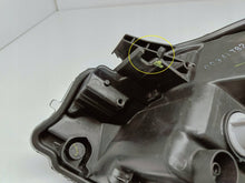 Laden Sie das Bild in den Galerie-Viewer, TOYOTA YARIS III LIFT 17- LAMPA PRAWA PRZÓD SOCZEWKA+LED EU 212-11BZR-LDEM2