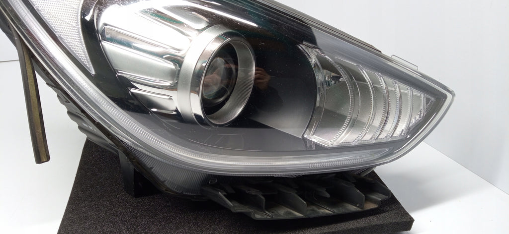 KIA NIRO 16- LAMPA PRAWA PRZÓD PRAWA PRZEDNIA SOCZEWKA XENON 92102-G5