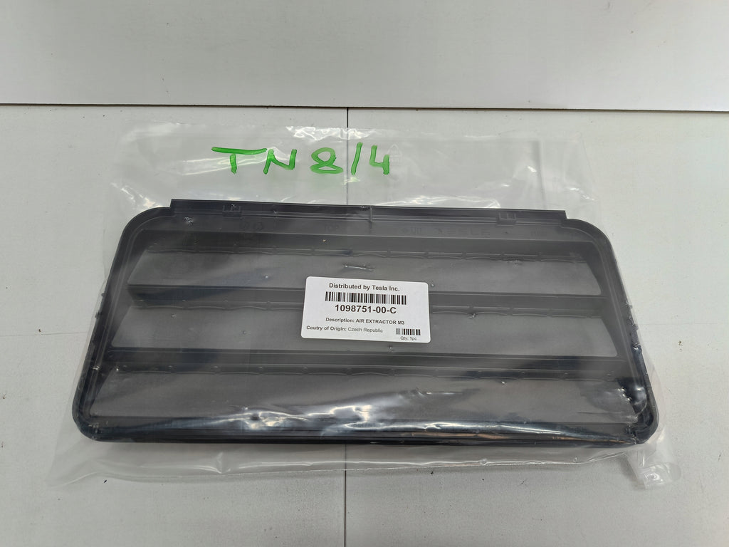 TESLA MODEL 3 III 17- KANAŁ POWIETRZA KRATKA WENTYLACYJNA NOWA 1098751-00-C