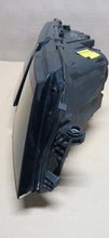 Laden Sie das Bild in den Galerie-Viewer, SKODA OCTAVIA III 3 LIFT 5E1 16- SCHEINWERFER RECHTS VORNE NORMAL 5E1